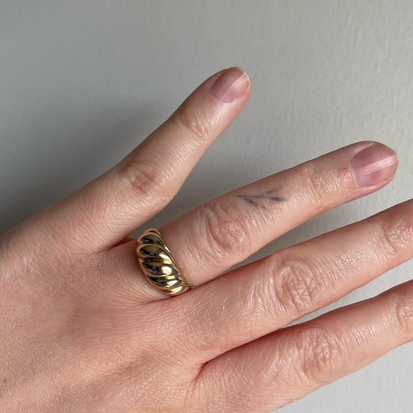 Mejuri dome croissant ring size 8 - Picture 5 of 5